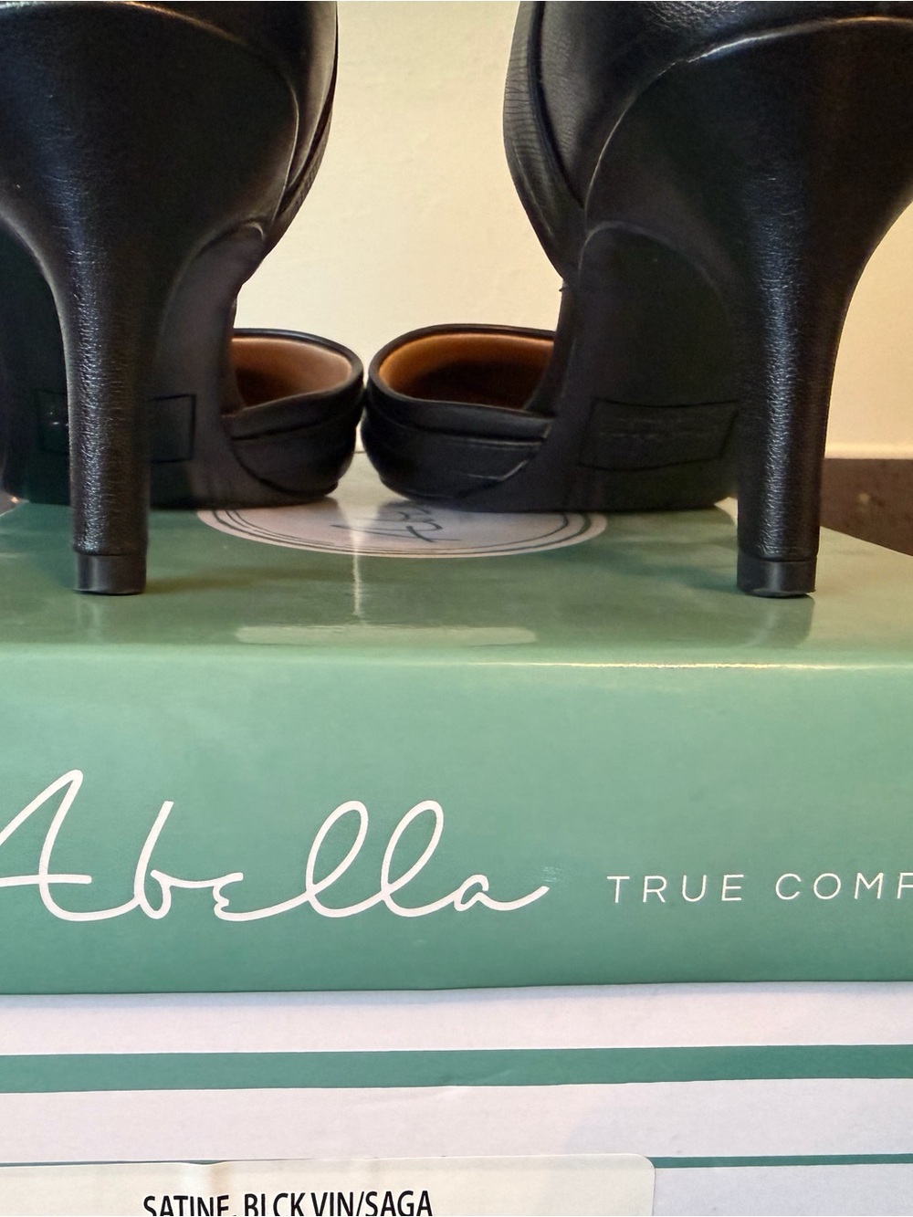 Abella Black Pointed-Toe Mid Heel Pumps - Picture 4 of 6